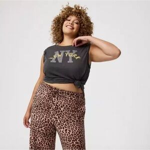 New torrid  animal print pull on pants with tie waist also has pockets sz 2x